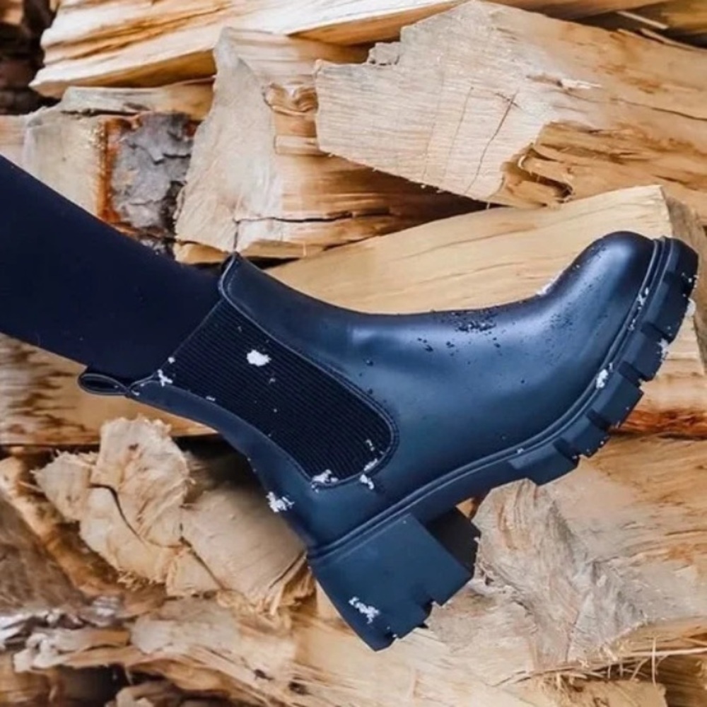 Steve Madden Chelsea Boots